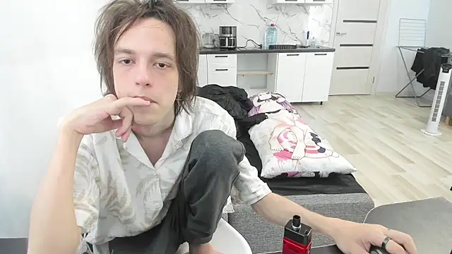Nolan_Sagee Pertunjukan Webcam