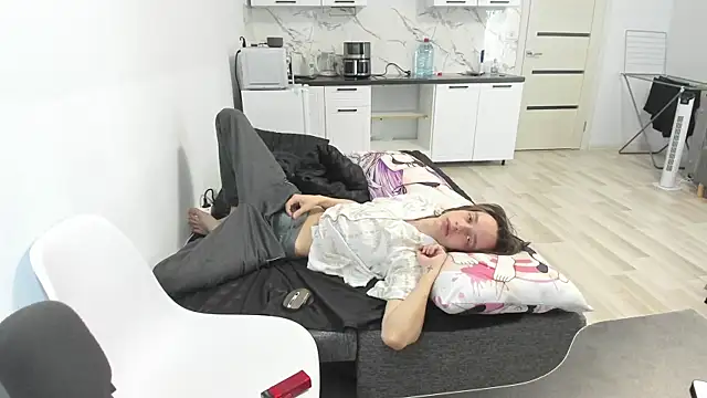 Nolan_Sagee Pertunjukan Webcam