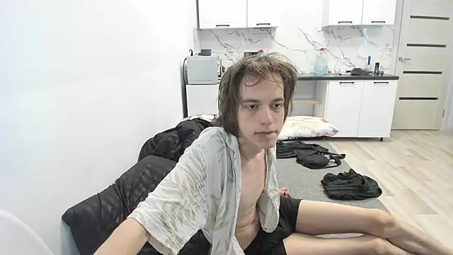 Nolan_Sagee Show Webcam