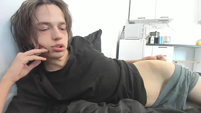 Show modela Nolan_Sagee na web-kameri