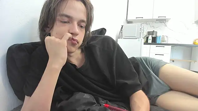 Nolan_Sagee Show in webcam