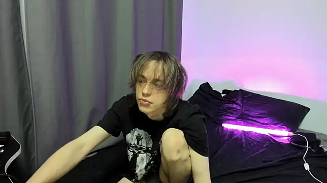عرض كام Nolan_Sagee