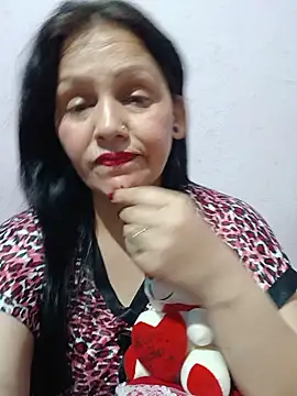 simmy14321 Adlı Modelin Canlı XXX Sohbeti