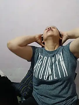 simmy14321 – Naživo XXX chat