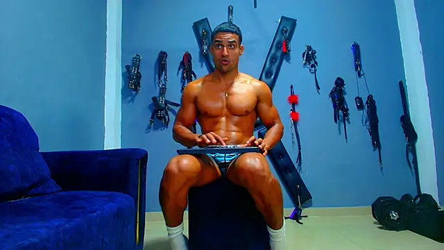 Show de adonisdios22 na webcam