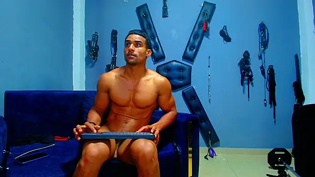 adonisdios22 Show in webcam