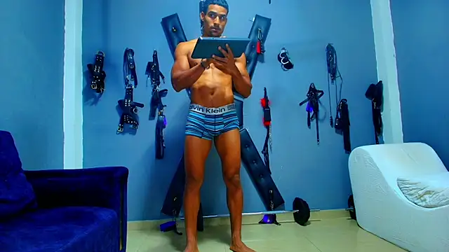 adonisdios22 Show in webcam