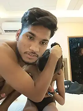 Pertunjukan Kamera Web Kavya_Rani77