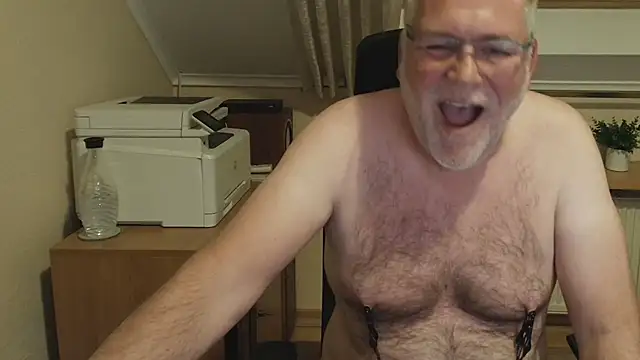 slavebear4cam Pertunjukan Webcam