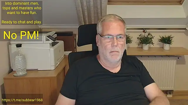 subbear1968 Show in webcam