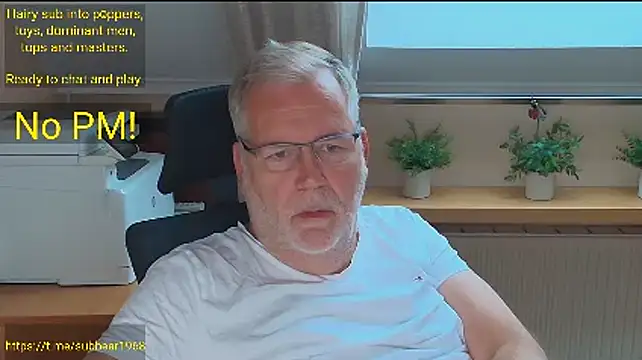 subbear1968 Show in webcam