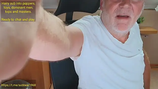 subbear1968 Show in webcam