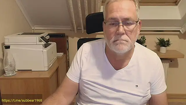 subbear1968 Pertunjukan Webcam