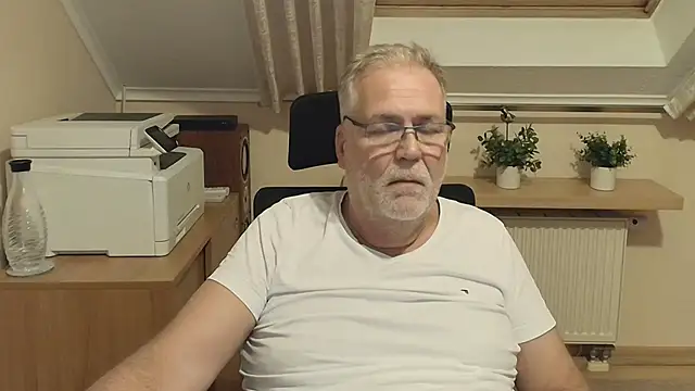 subbear1968 Adlı Modelin Web Kamerası Şovu