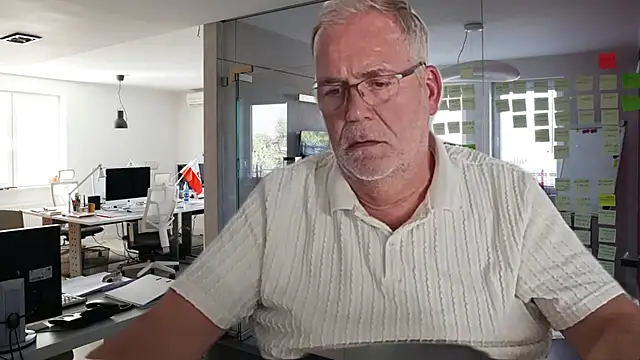 subbear1968 Pertunjukan Webcam