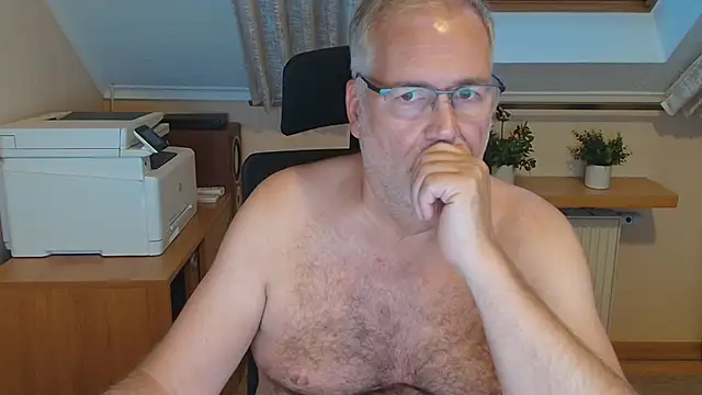 Show modela subbear1968 na web-kameri