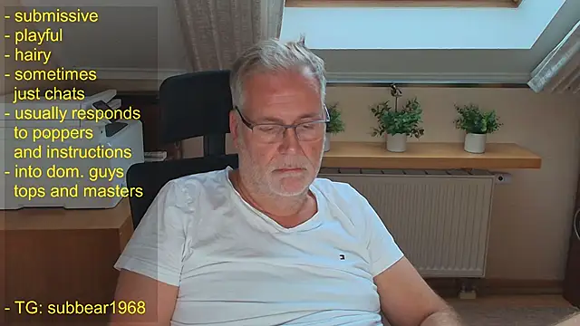 subbear1968 Show in webcam