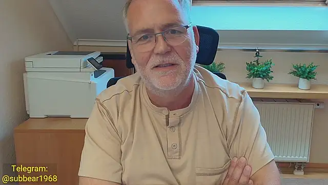 subbear1968 Show in webcam