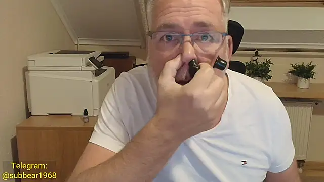 subbear1968 Pertunjukan Webcam
