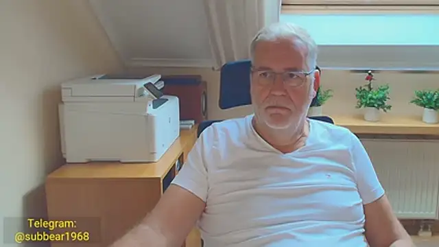 subbear1968 Show in webcam