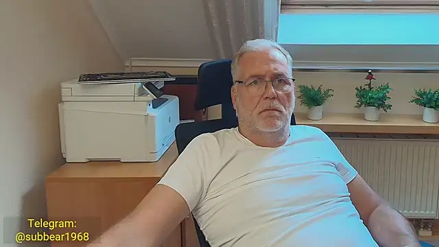 subbear1968 Show in webcam