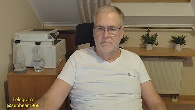 Pertunjukan Kamera Web subbear1968