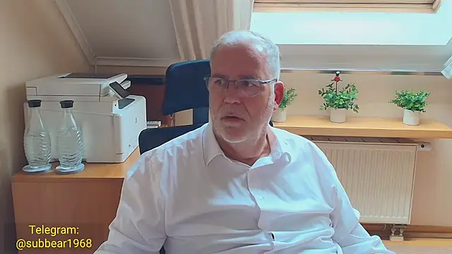 Pertunjukan Kamera Web subbear1968