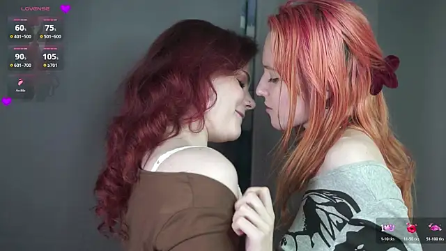 TeenaYerke Show in webcam