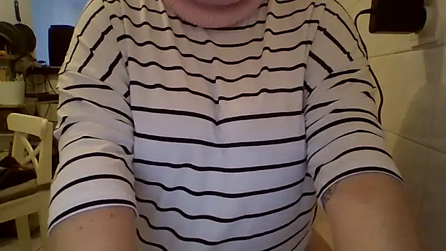 FolcheBoobs: вебкам-шоу
