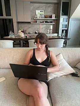 Czat XXX na żywo – Sarahhh_xxx