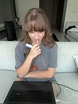 Sarahhh_xxx's Webcam Show
