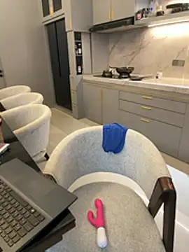 Sarahhh_xxx ওয়েবক্যাম শো
