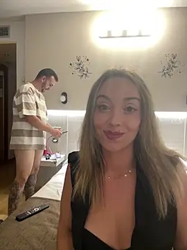 space_couple's Webcam Show