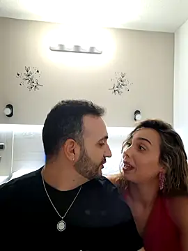 space_couple Show in webcam