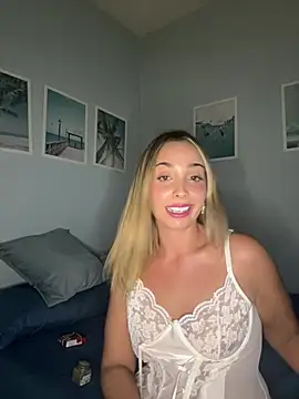 space_couple's Webcam Show