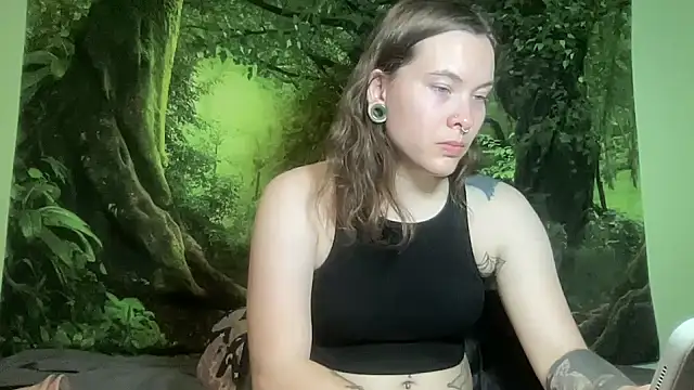 mo0ngoddess: διαδικτυακό σόου στην κάμερα