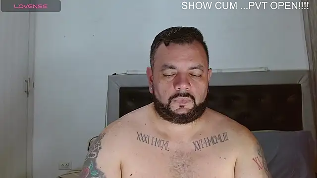 הופעת וובקאם של perverseveteranmanxxx