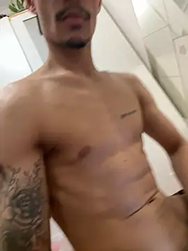 Show de Alisson4361 na webcam