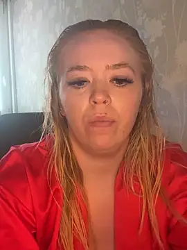 XXX chat uživo modela Heyitskaylaxo