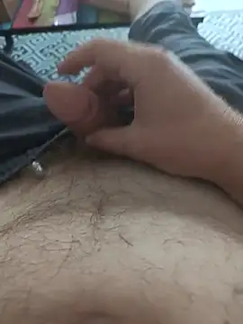 oncle33 Show in webcam