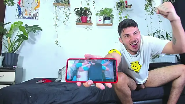 Adam_Borsalino Show in webcam