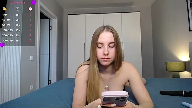alice_rays__ webcam show