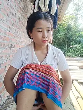 HeresThuy22's Webcam Show
