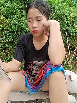 HeresThuy22's Webcam Show