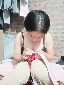 HeresThuy22 Webcam Show