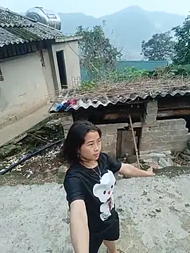 HeresThuy22's Webcam Show