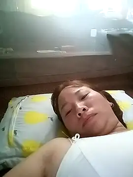 XXX chat uživo modela Cumhots111
