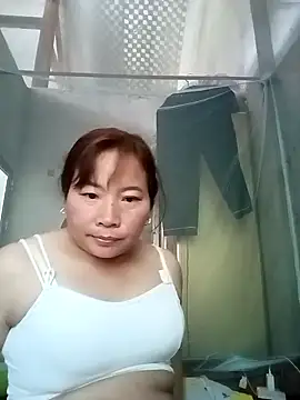 חדר צ'אט בשידור חי של Cumhots111
