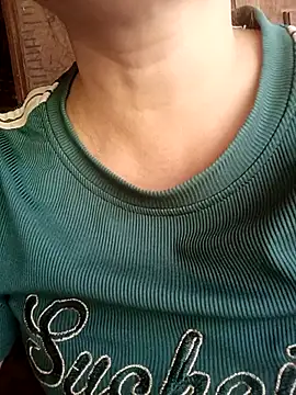 XXX chat uživo modela Cumhots111