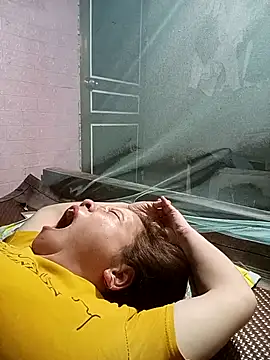 Cumhots111's Live XXX Chat